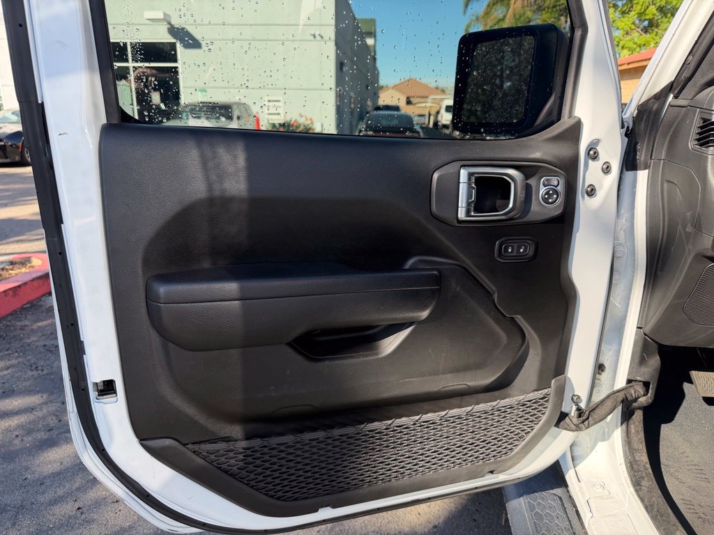 Used 2024 Jeep Wrangler Unlimited w/ Dual Top Group AWD/4WD image 20