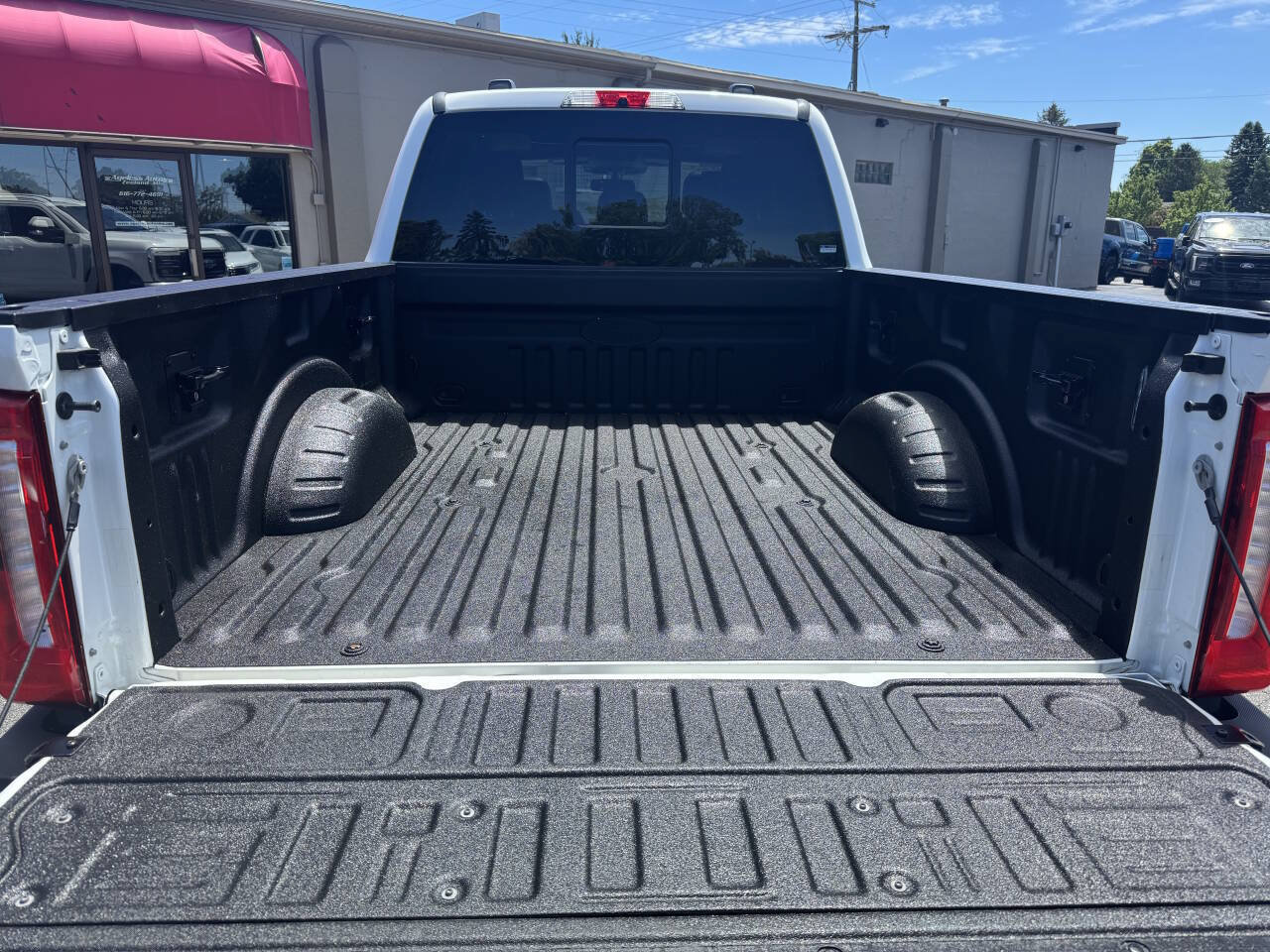 Used 2023 Ford F250 Lariat w/ Sport Appearance Package AWD/4WD image 16
