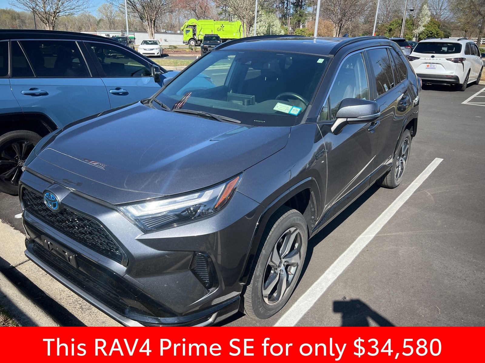 Used 2023 Toyota RAV4 SE w/ Weather & Moonroof Package image 15