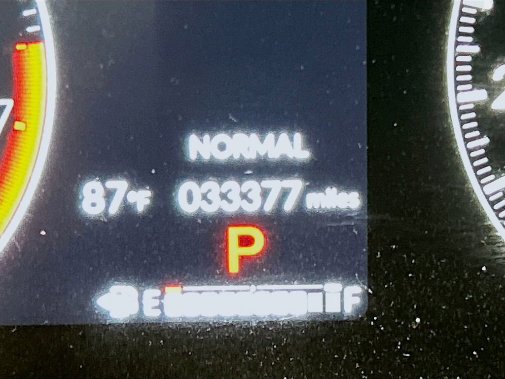 Used 2025 Honda Pilot Touring image 10