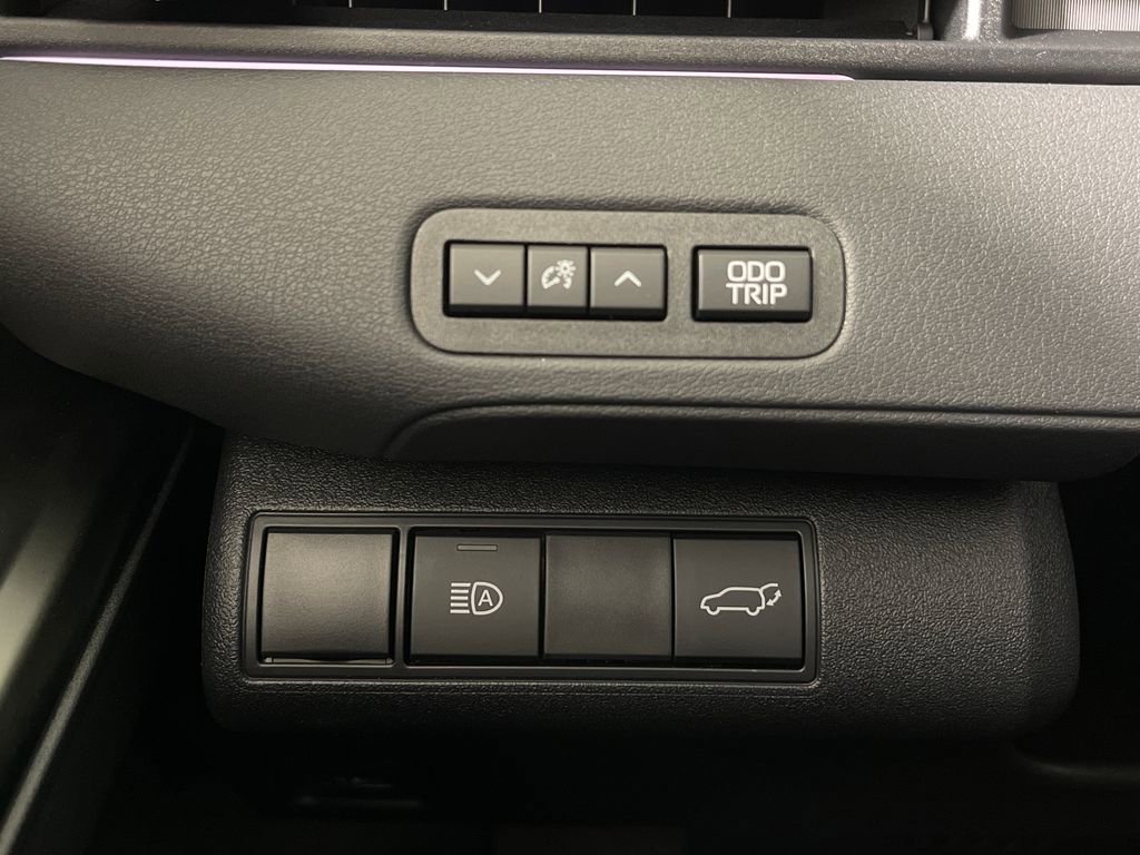 New 2026 Toyota C-HR AWD/4WD image 28