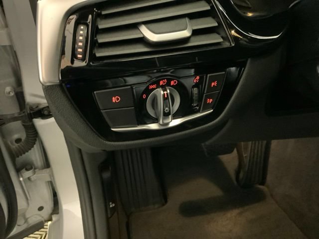 Used 2017 BMW 540i xDrive AWD/4WD image 16