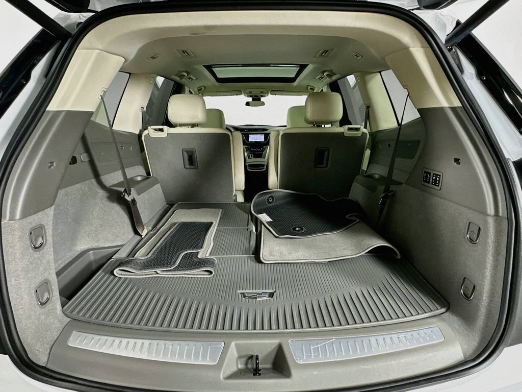 Certified 2024 Cadillac XT6 Premium Luxury w/ LPO, Floor Liner Package AWD/4WD image 33