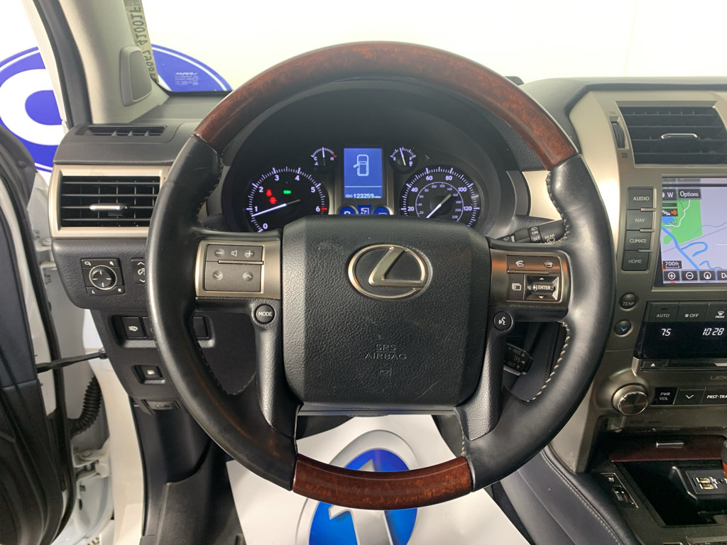Used 2014 Lexus GX 460 w/ Premium Package AWD/4WD image 21