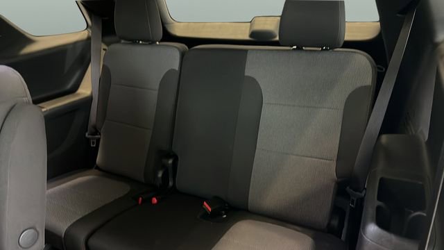 Used 2023 Chevrolet Traverse LT w/ LPO, Floor Liner Package image 33