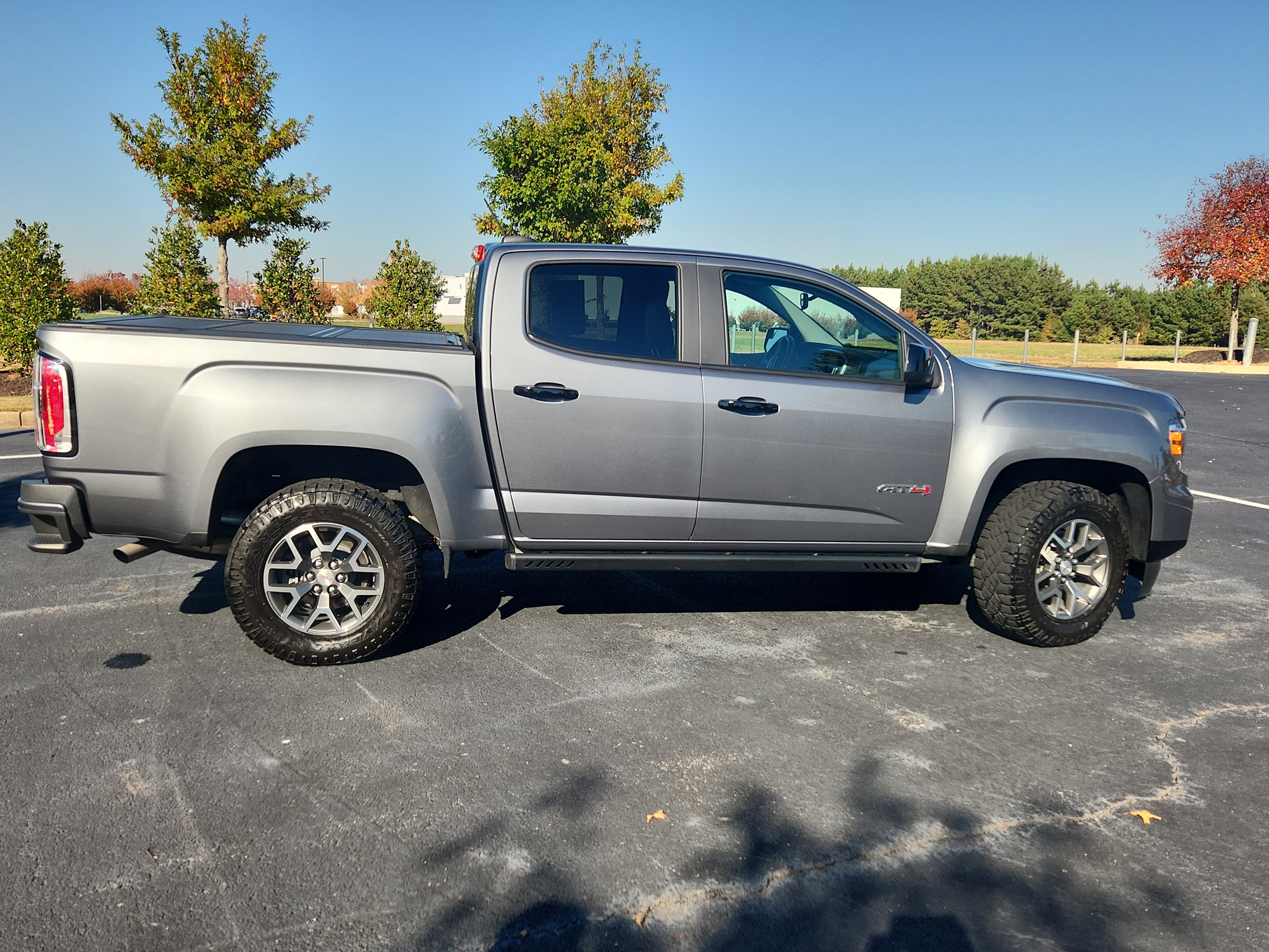 Used 2022 GMC Canyon AT4 image 10