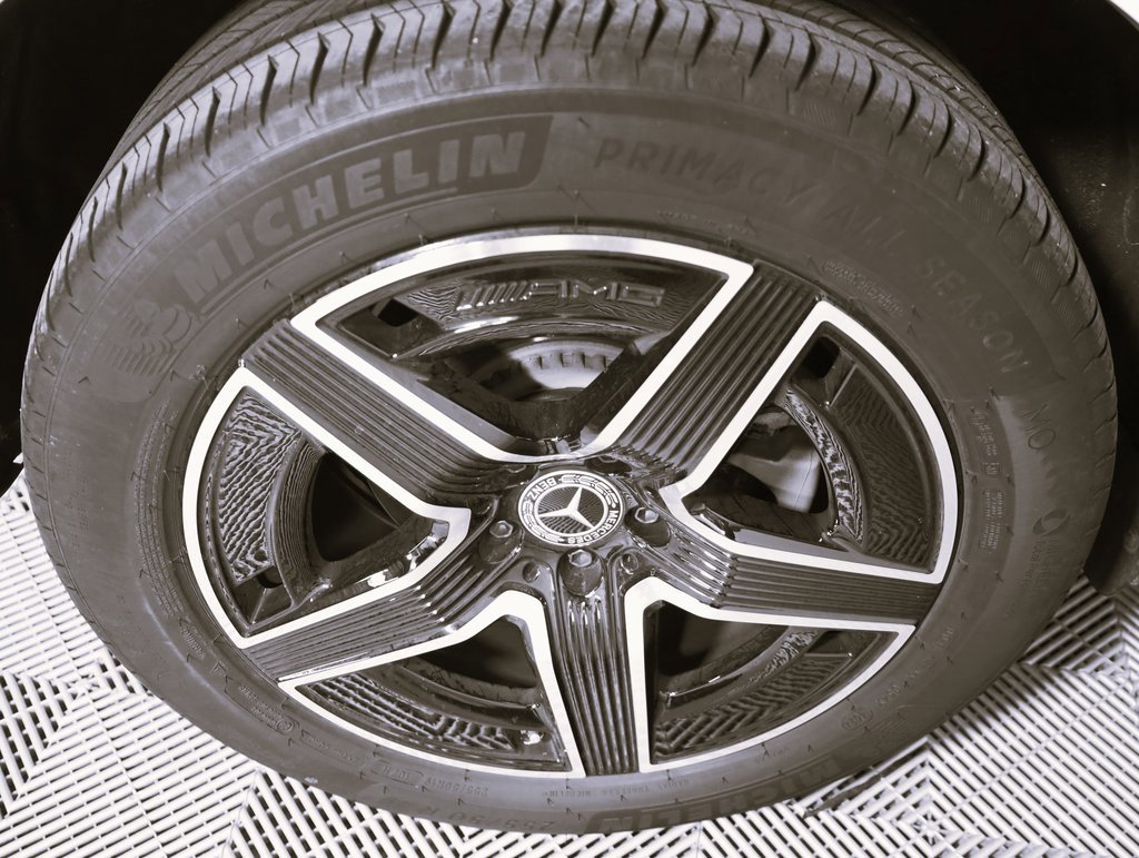 Certified 2025 Mercedes-Benz GLC 300 4MATIC image 7