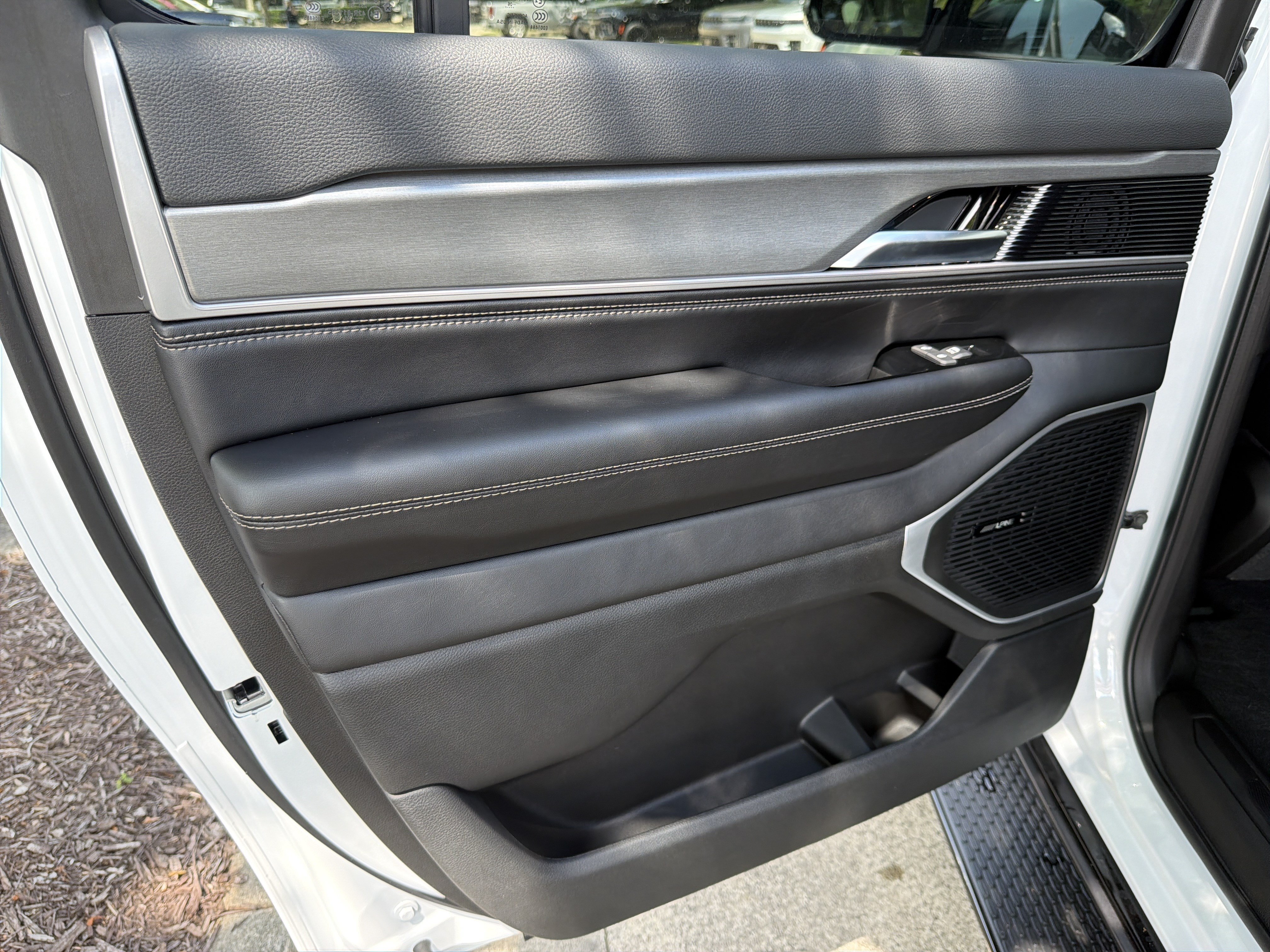 New 2026 Jeep Grand Wagoneer L 4WD w/ 8-Passenger Seating Package image 20