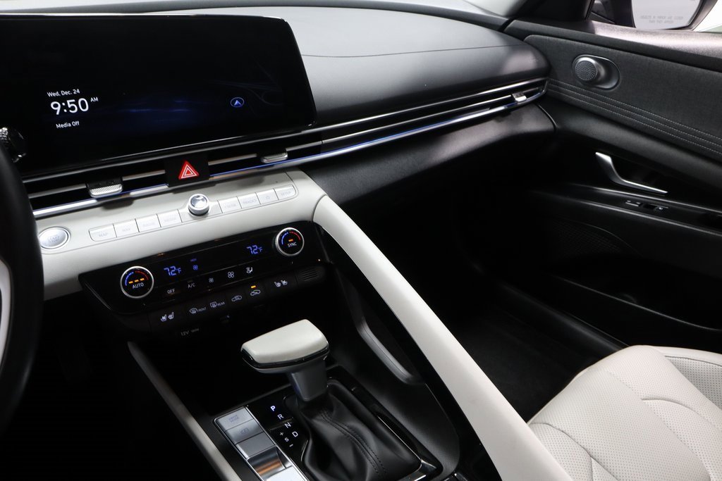 Certified 2023 Hyundai Elantra Limited image 29