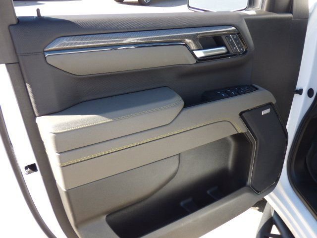 Used 2025 Chevrolet Silverado 1500 ZR2 w/ Technology Package image 34