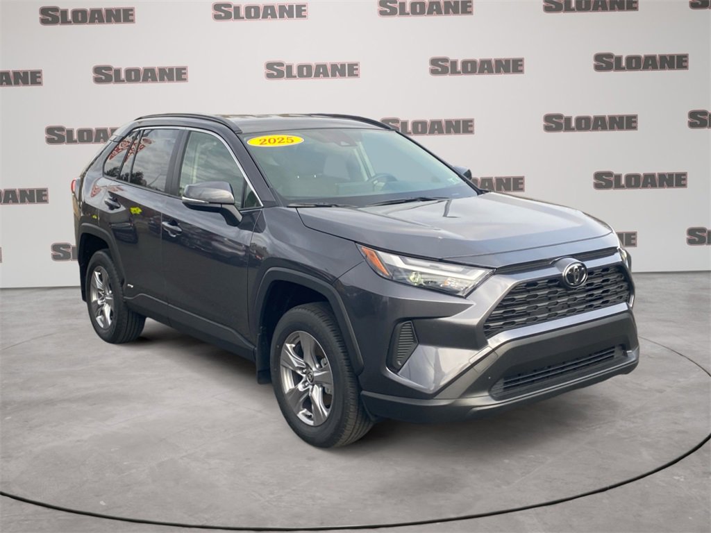 Used 2025 Toyota RAV4 XLE image 7