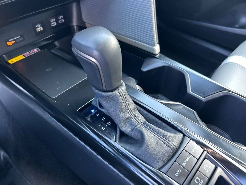 Certified 2025 Toyota Camry SE w/ Convenience Package image 17