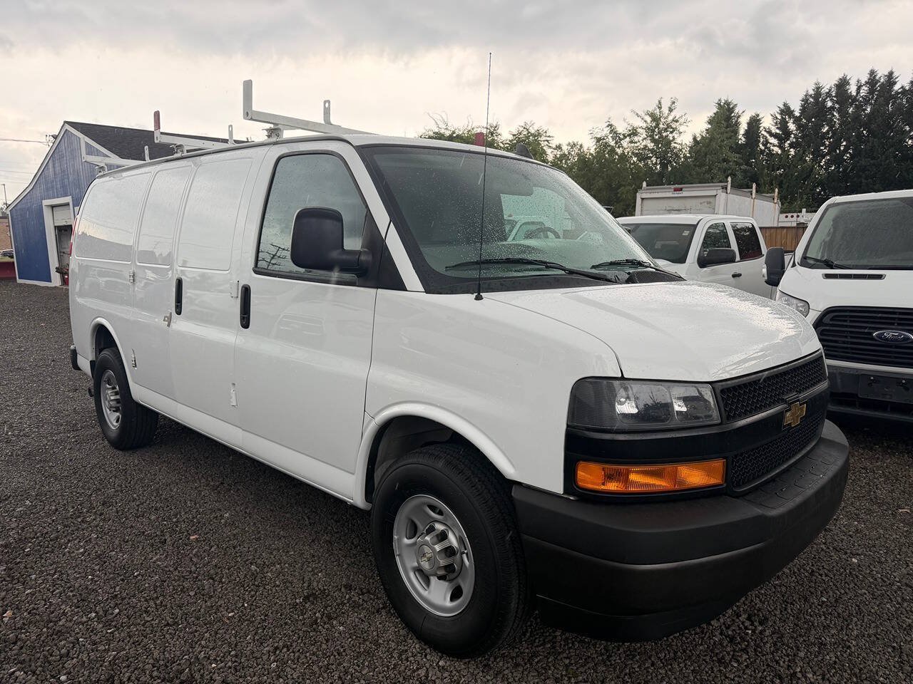 Used 2021 Chevrolet Express 2500 w/ Driver Convenience Package RWD image 6