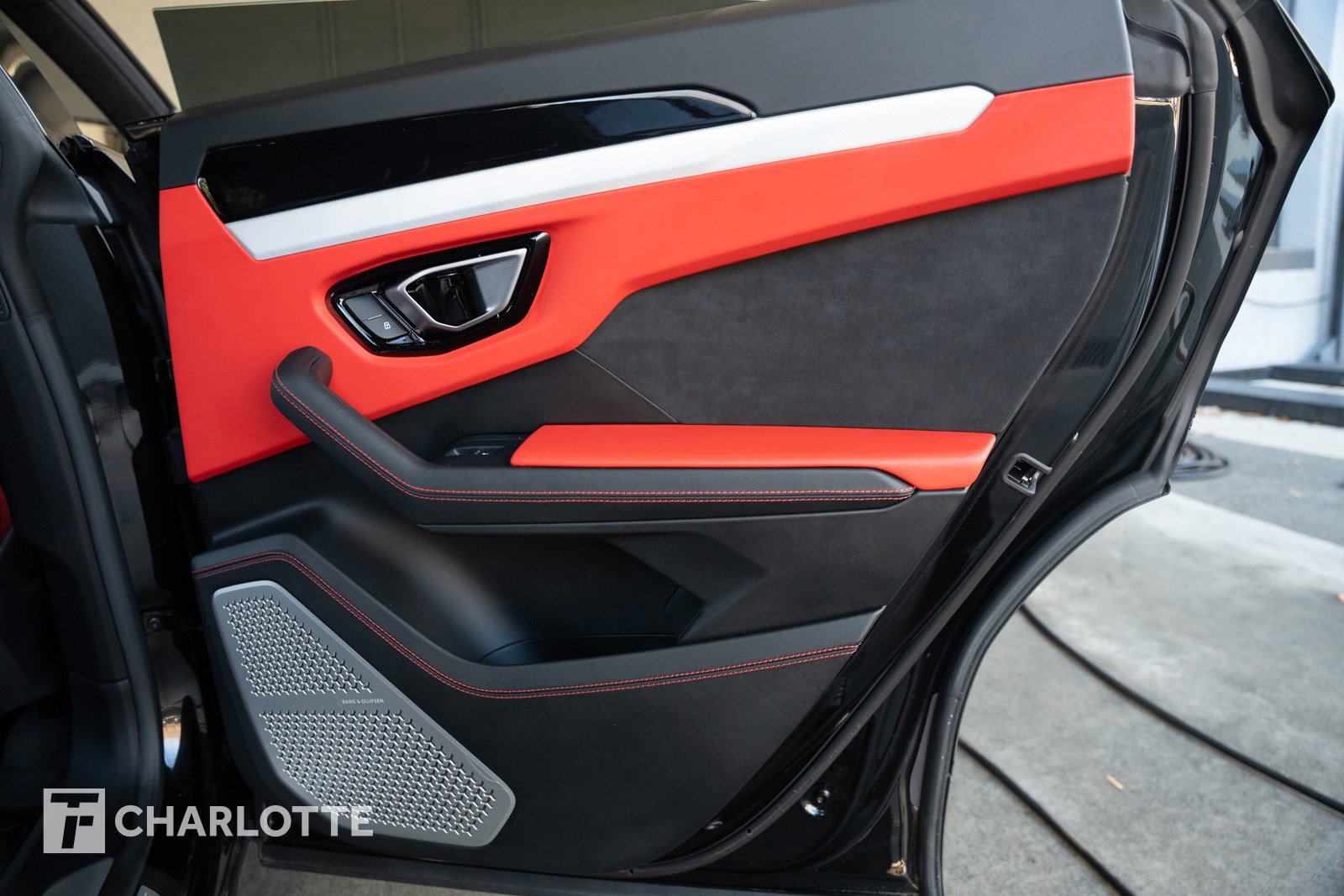 Used 2021 Lamborghini Urus image 35