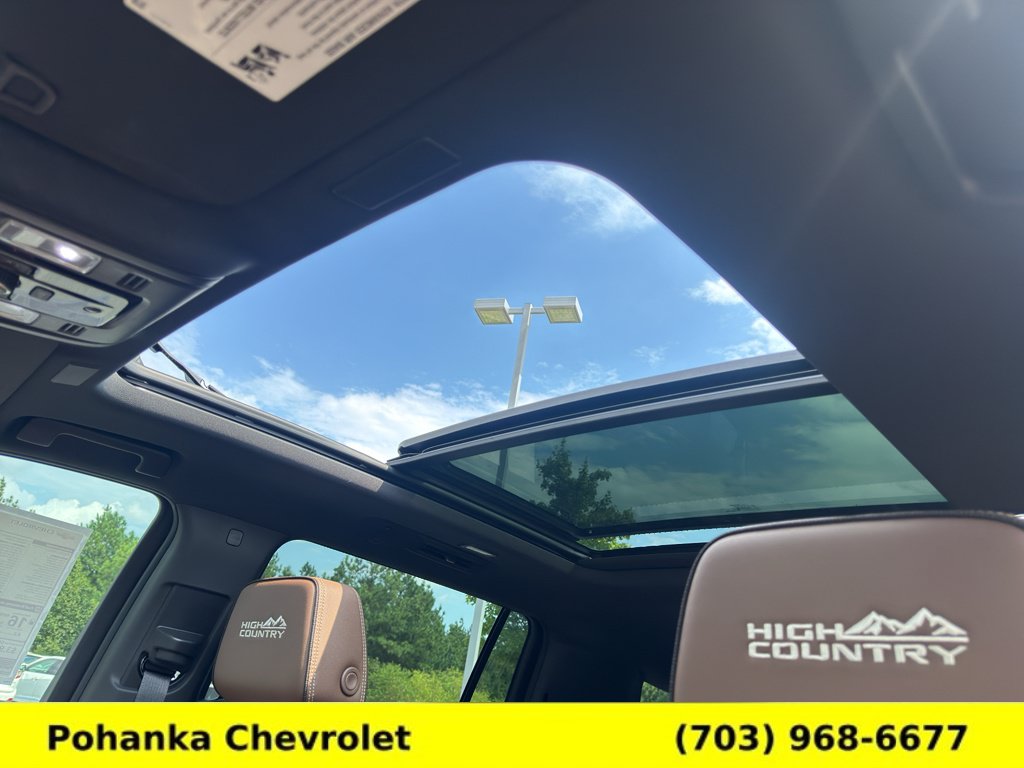 New 2026 Chevrolet Suburban High Country AWD/4WD image 21