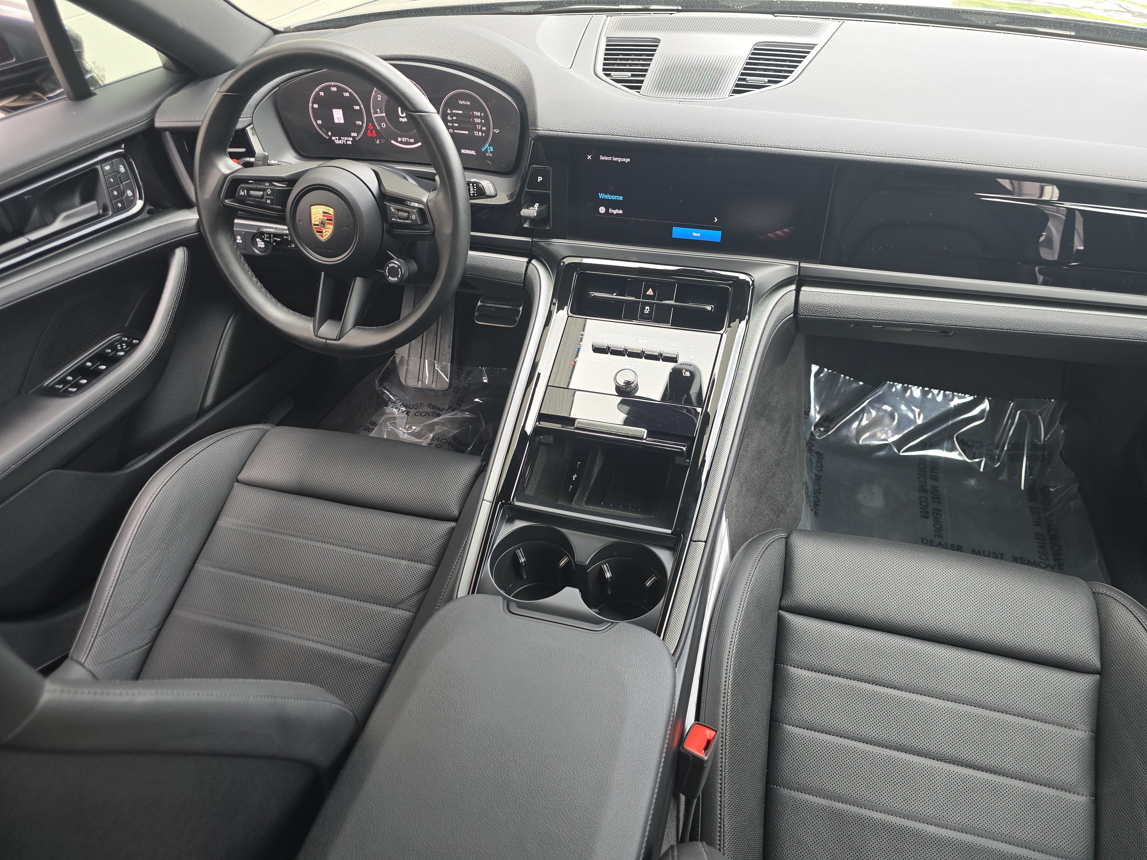 Certified 2025 Porsche Panamera 4 AWD/4WD image 24