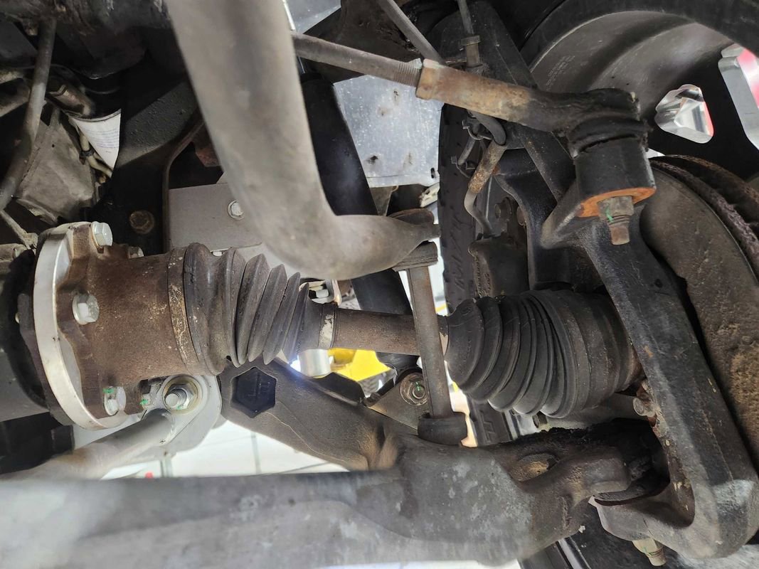 Used 2002 Chevrolet Silverado 3500 LT w/ Off-Road Skid Plate Pkg image 34