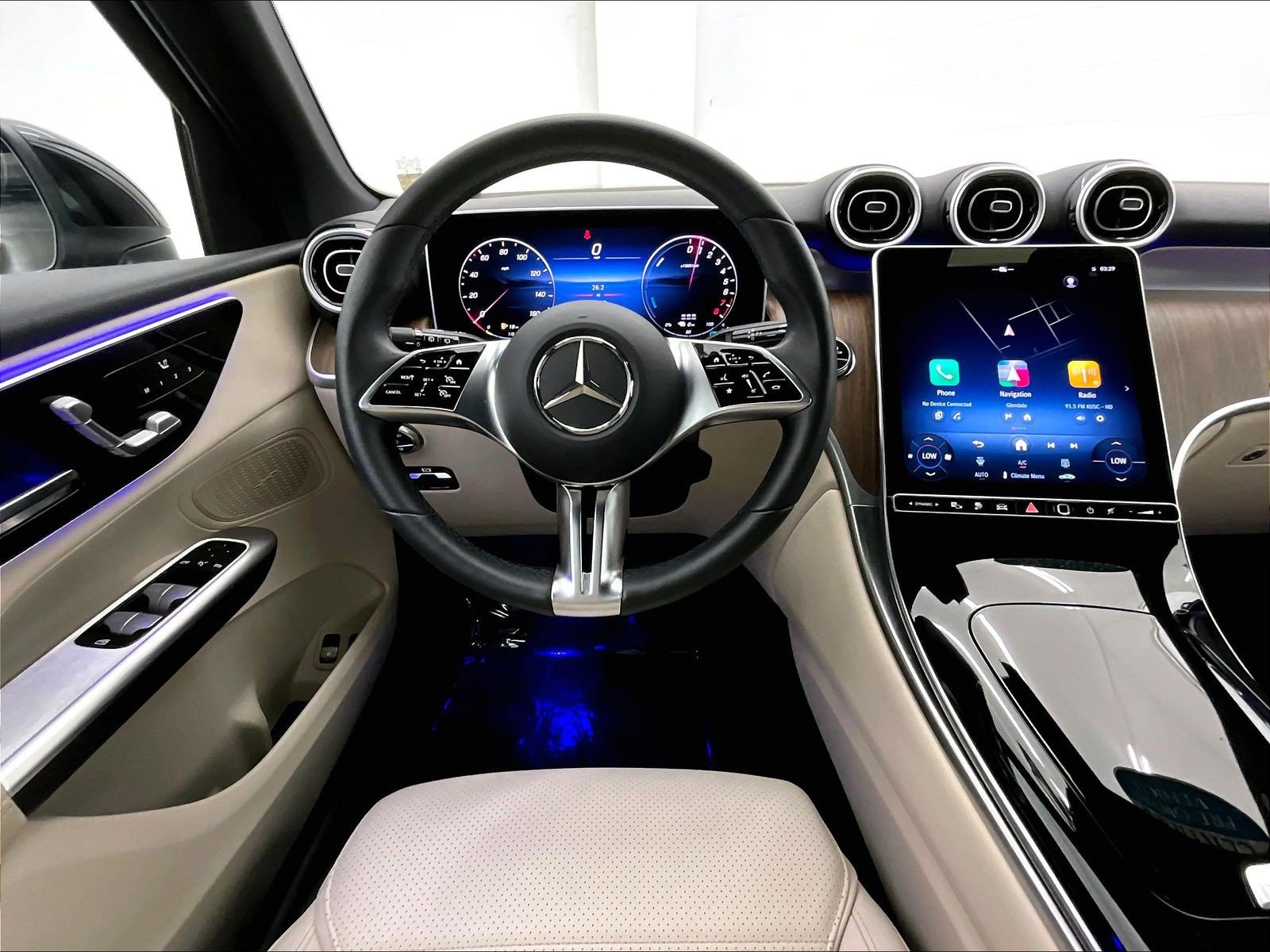 Certified 2025 Mercedes-Benz GLC 350e 4MATIC image 4
