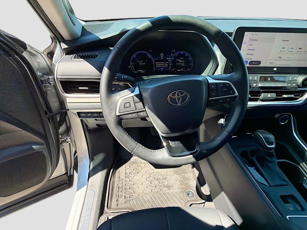 Used 2024 Toyota Grand Highlander AWD Hybrid image 11