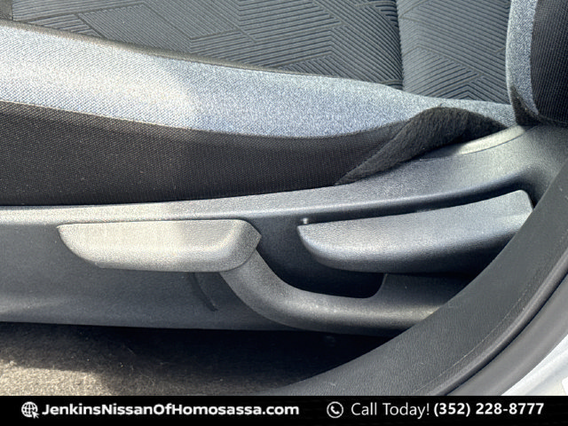 Certified 2023 Nissan Versa SV FWD image 32