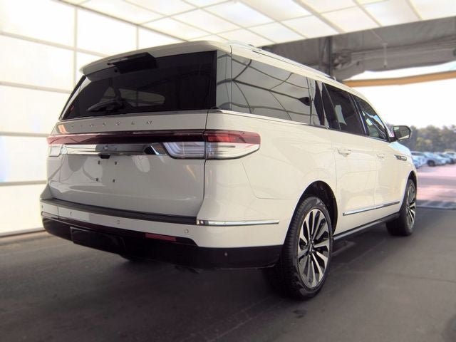 Used 2022 Lincoln Navigator L Reserve AWD/4WD image 9