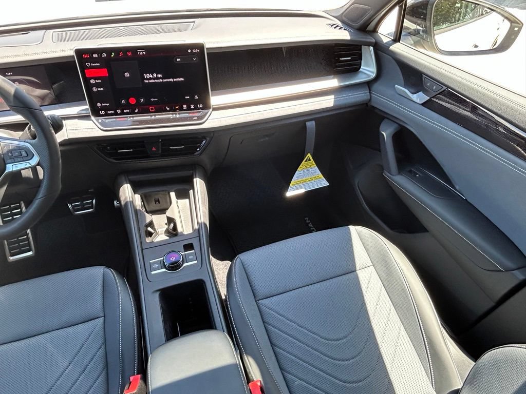 New 2026 Volkswagen Tiguan SE R-Line FWD image 11