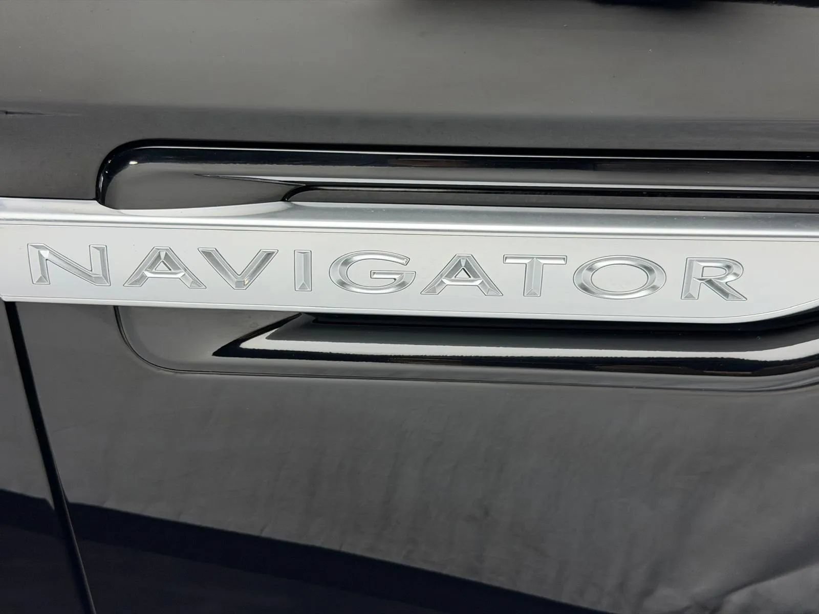 Used 2018 Lincoln Navigator Select AWD/4WD image 9