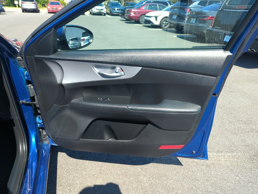 Used 2023 Kia Forte LXS FWD image 32