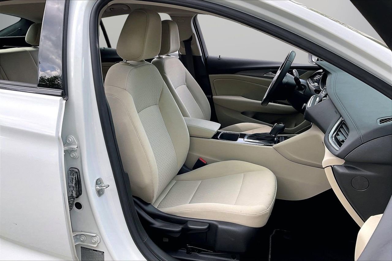 Used 2019 Buick Regal Preferred w/ Sights and Sounds Package image 24