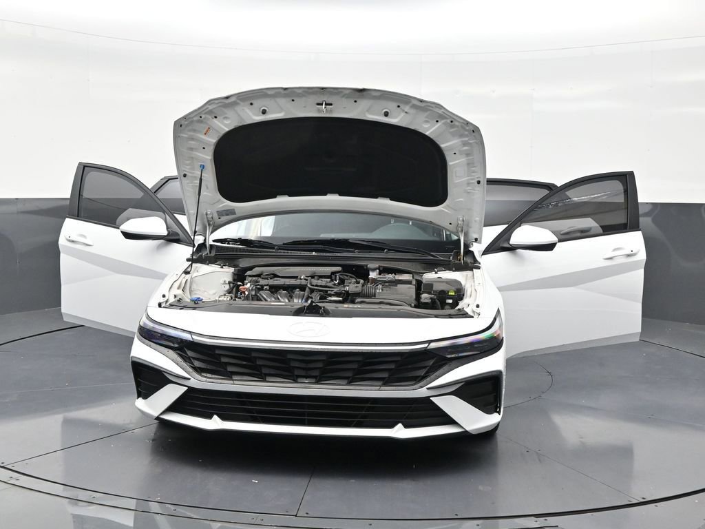 Used 2024 Hyundai Elantra SEL FWD image 34