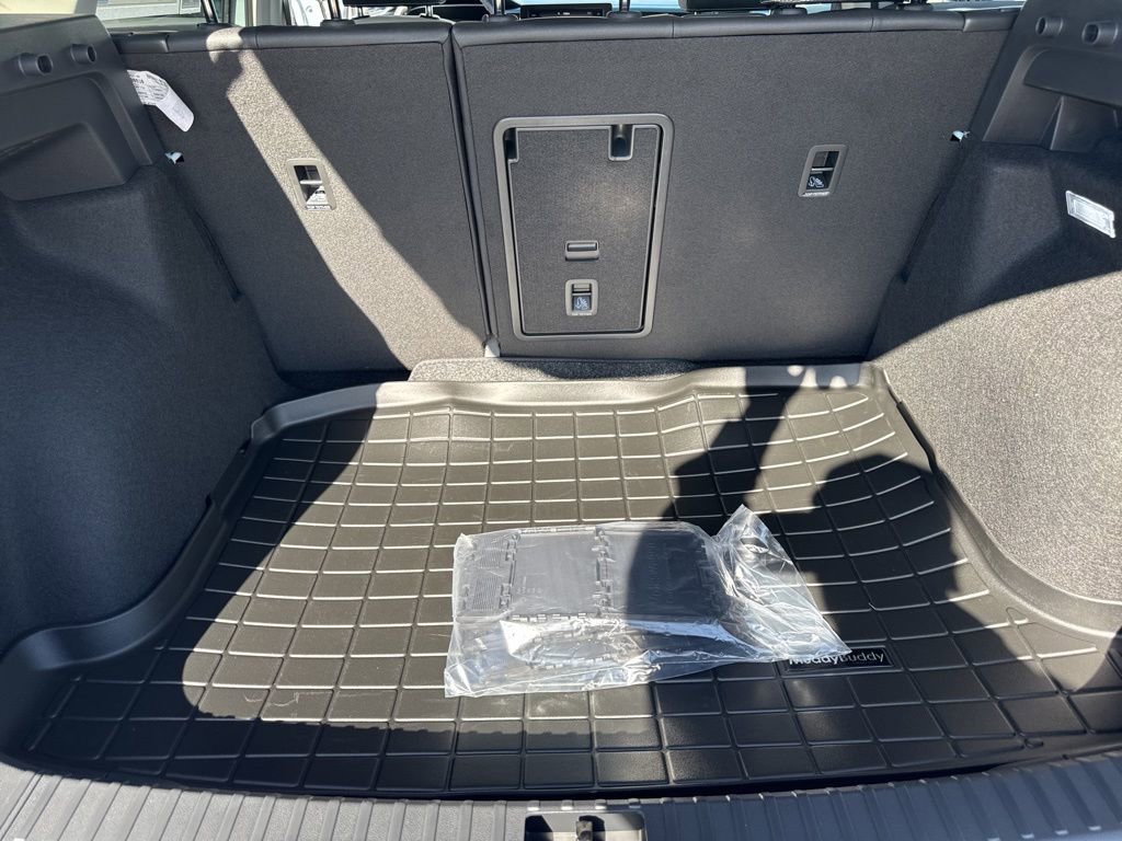 New 2025 Volkswagen Taos SE image 19