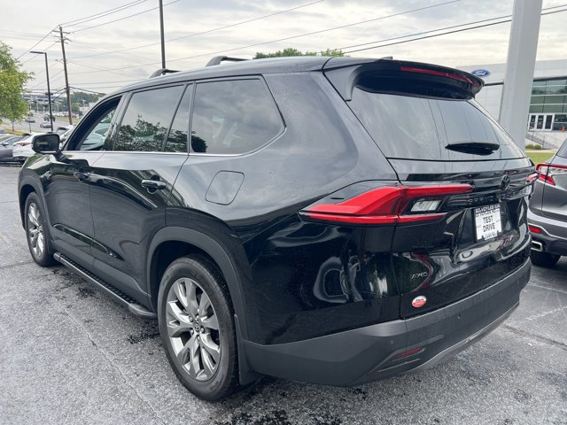 Used 2024 Toyota Grand Highlander AWD image 3