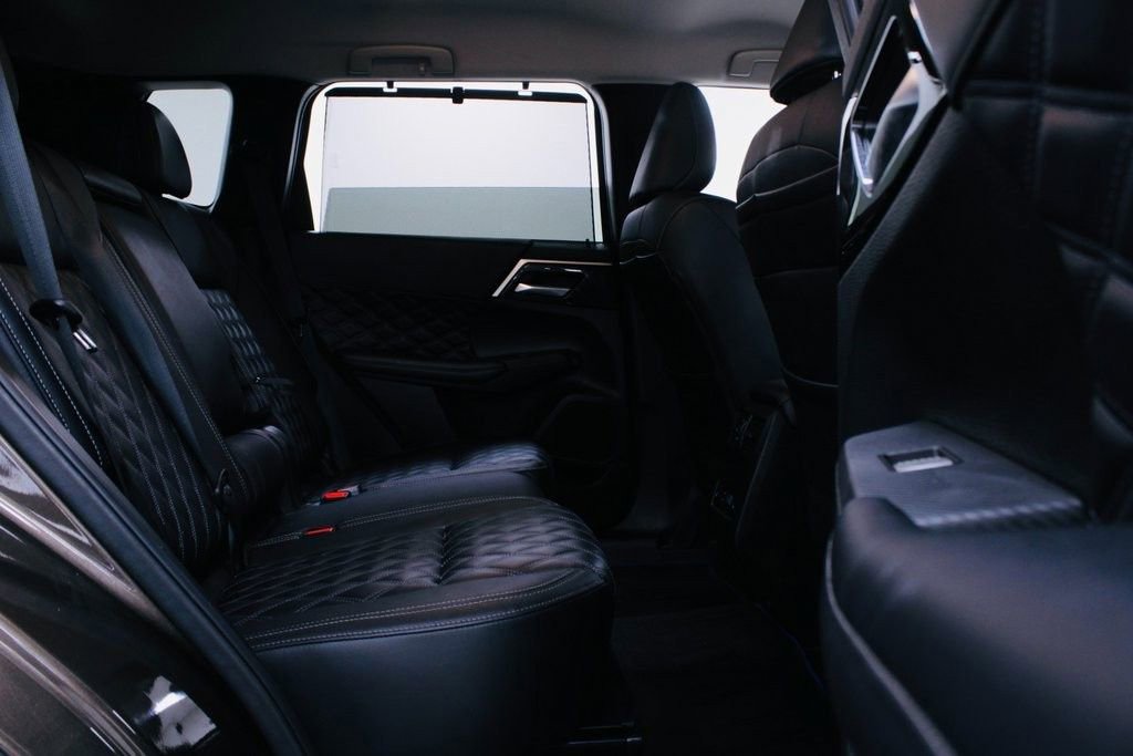 Used 2024 Mitsubishi Outlander SEL image 29