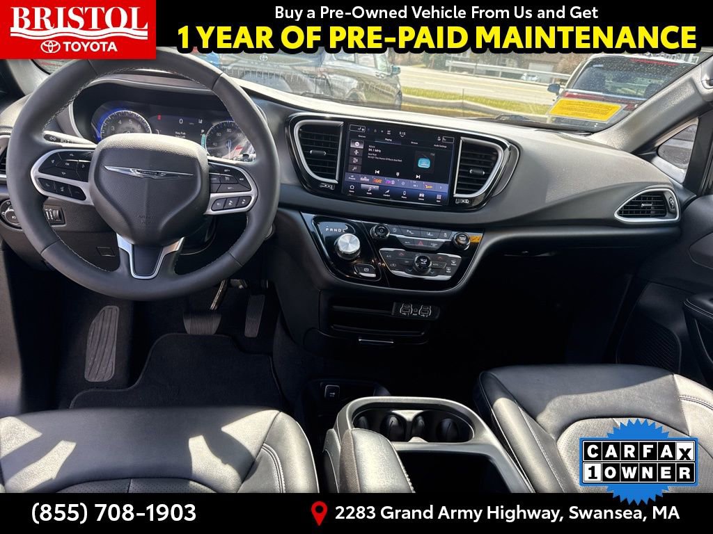 Used 2025 Chrysler Pacifica Select image 19