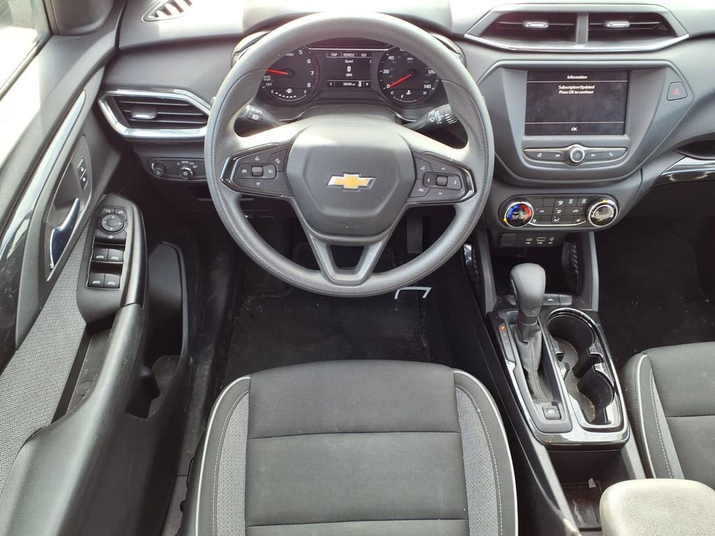 Used 2022 Chevrolet TrailBlazer LT FWD image 15