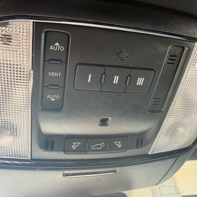Used 2024 Dodge Durango GT AWD/4WD image 33