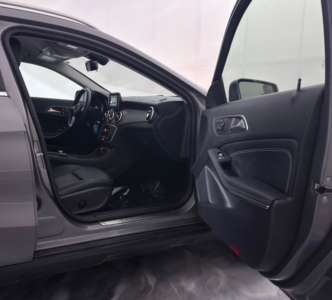 Used 2015 Mercedes-Benz GLA 250 4MATIC image 23