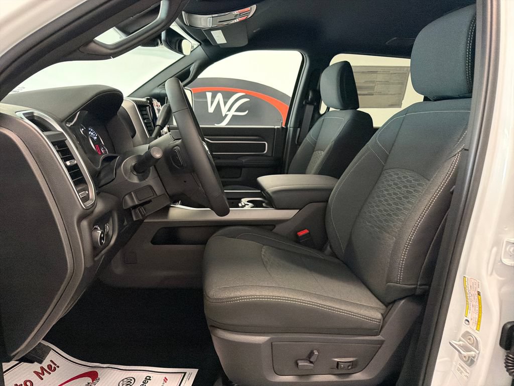 New 2027 RAM 3500 Big Horn AWD/4WD image 11
