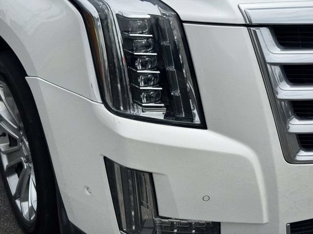 Used 2020 Cadillac Escalade Luxury AWD/4WD image 6