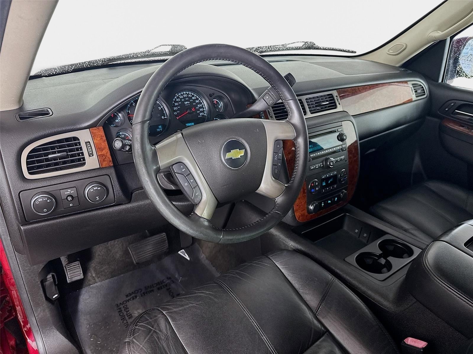Used 2014 Chevrolet Suburban LT w/ Luxury Package AWD/4WD image 9