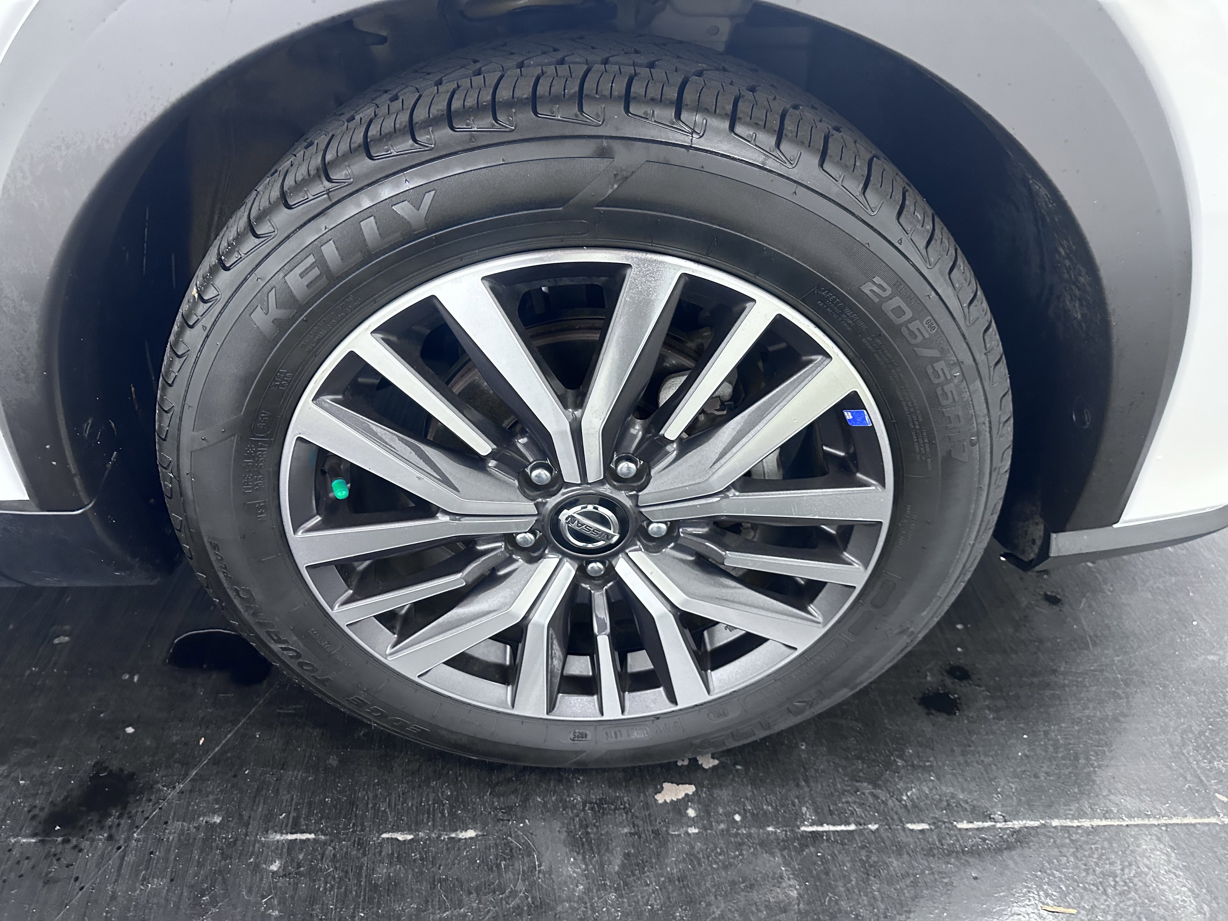 Used 2021 Nissan Kicks SV image 23