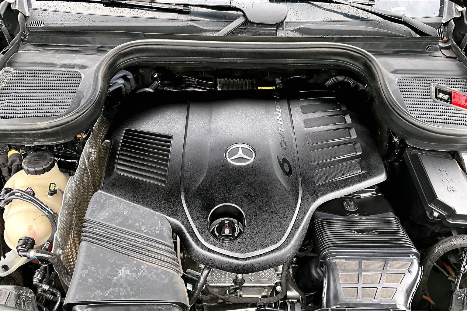 Used 2022 Mercedes-Benz GLS 450 4MATIC image 32