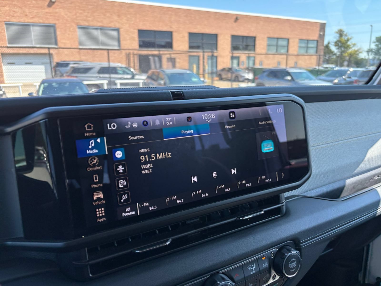 Used 2025 Jeep Wrangler Unlimited Sahara AWD/4WD image 16