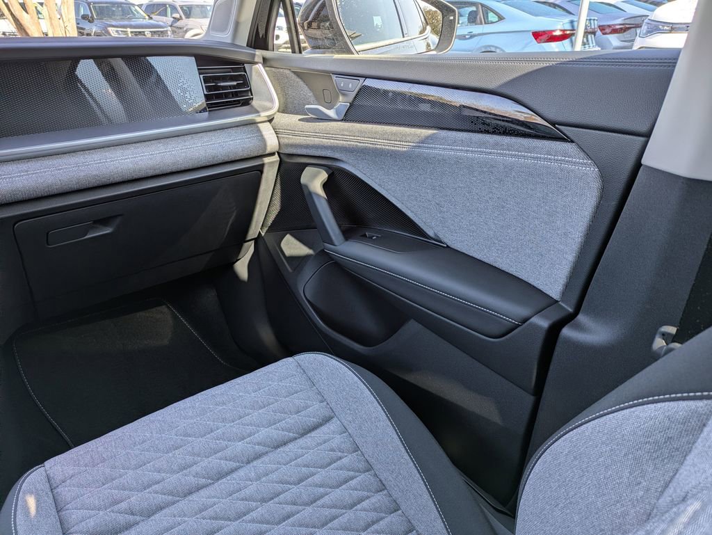 Used 2025 Volkswagen Tiguan S FWD image 19