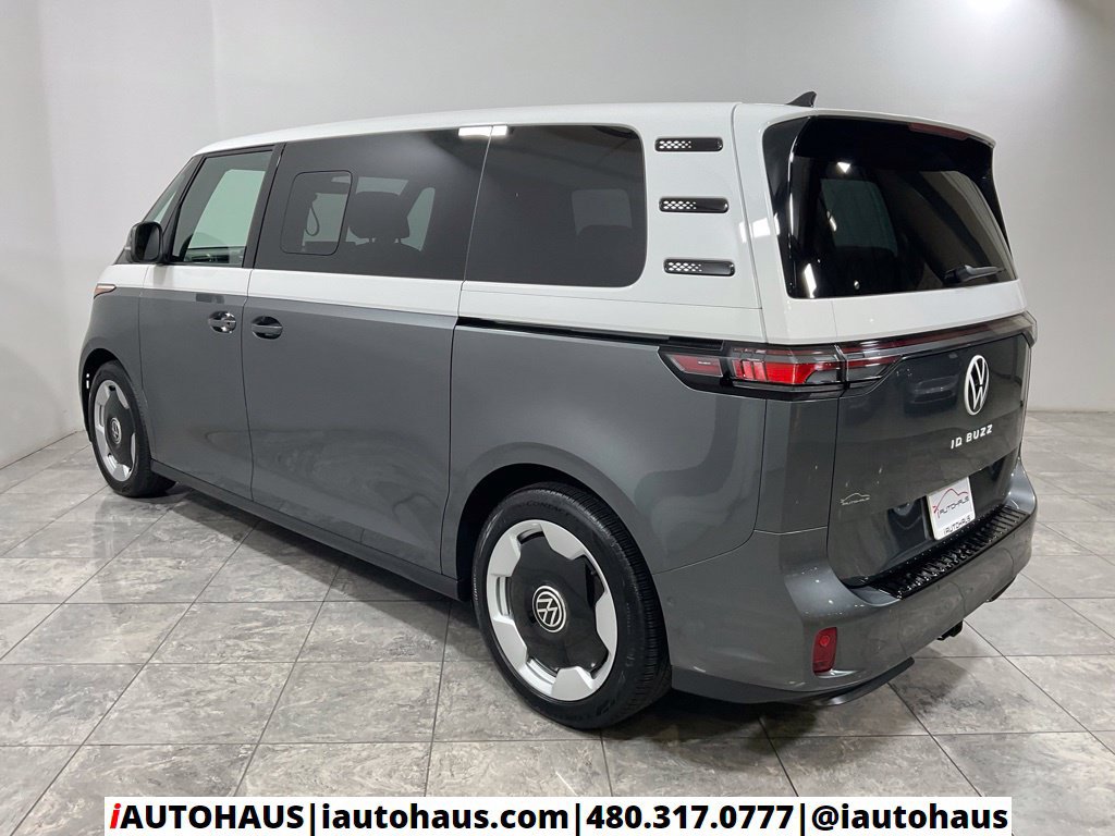 Used 2025 Volkswagen ID. Buzz Pro S Plus RWD image 5