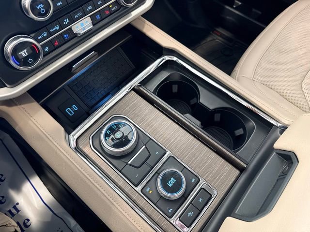 Used 2022 Ford Expedition Limited image 32
