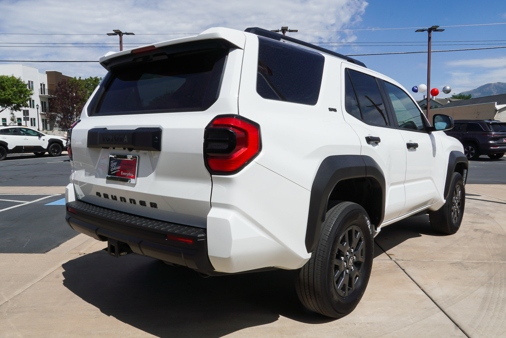Used 2025 Toyota 4Runner SR5 AWD/4WD image 8