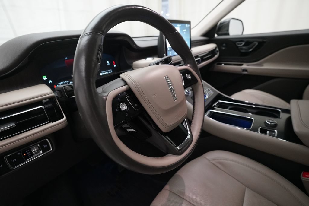 Used 2023 Lincoln Aviator Reserve w/ Equipment Group 201A AWD/4WD image 8