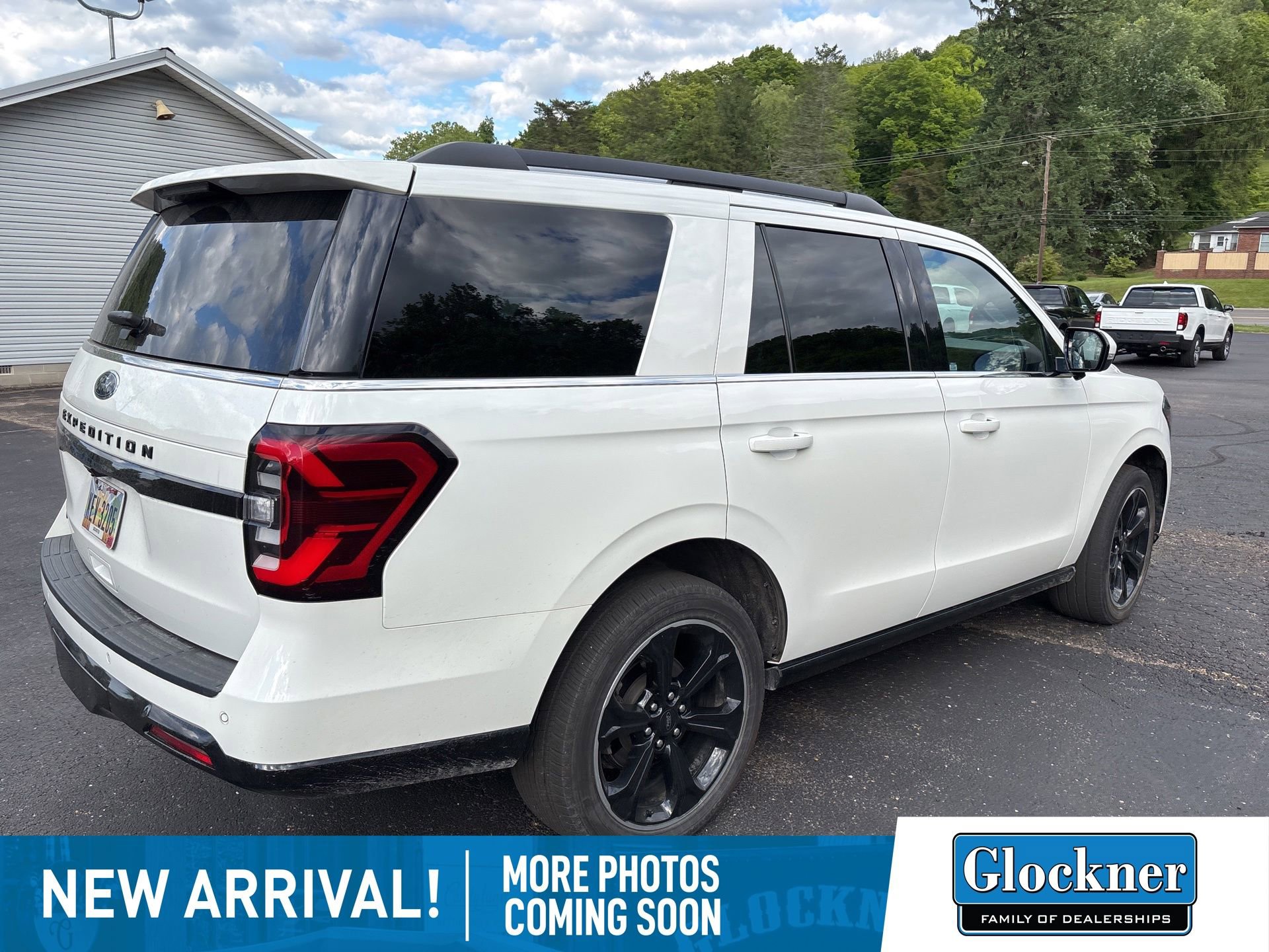 Used 2023 Ford Expedition Limited AWD/4WD image 4