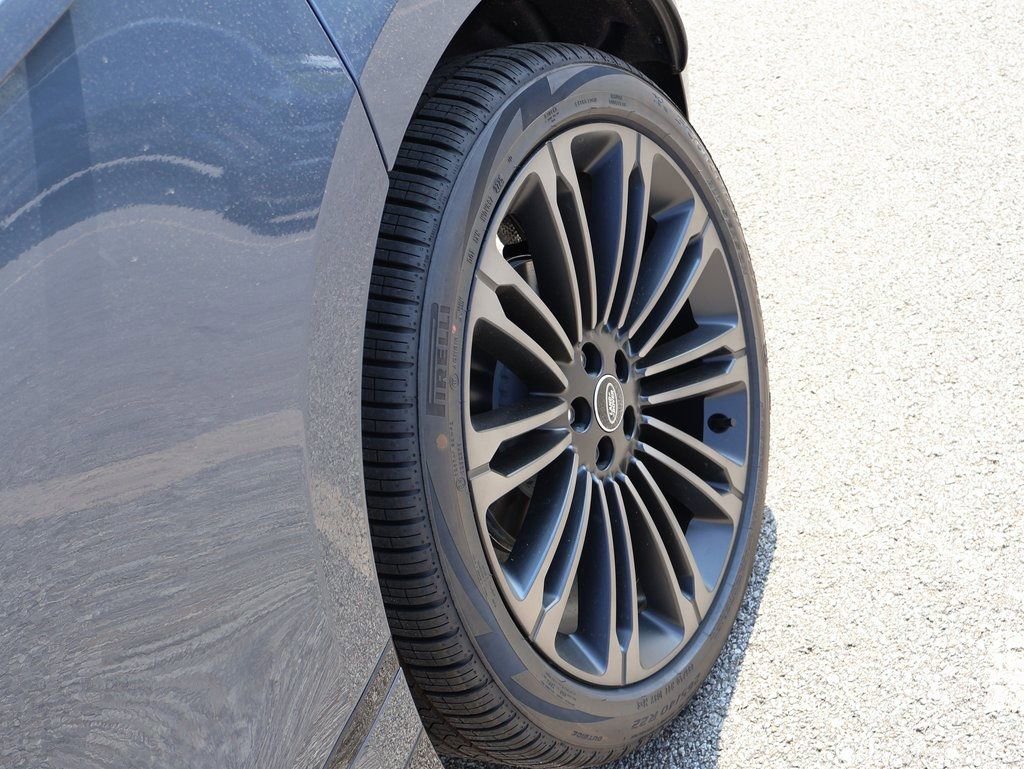 New 2026 Land Rover Range Rover Velar Dynamic SE image 40